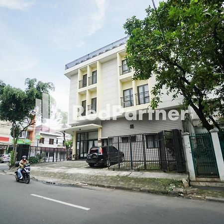 فندق Toba Mansion Syariah Near Benhil Redpartner جاكرتا المظهر الخارجي الصورة