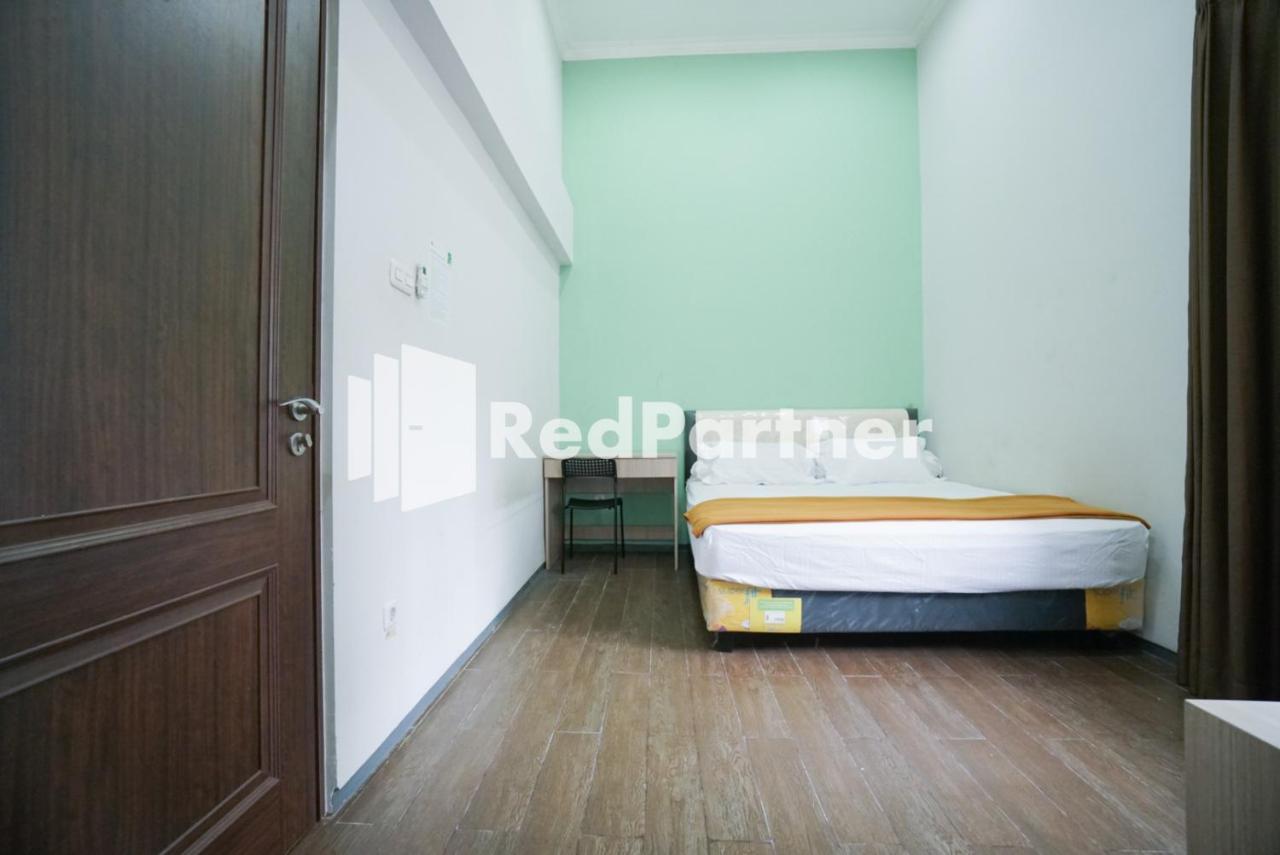 فندق Toba Mansion Syariah Near Benhil Redpartner جاكرتا المظهر الخارجي الصورة