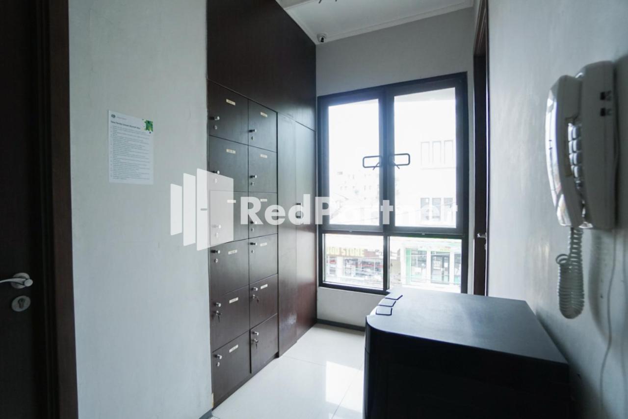 فندق Toba Mansion Syariah Near Benhil Redpartner جاكرتا المظهر الخارجي الصورة