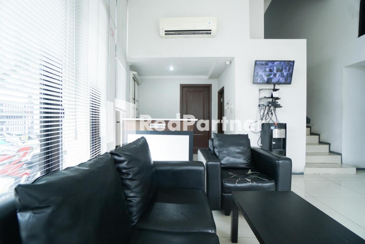 فندق Toba Mansion Syariah Near Benhil Redpartner جاكرتا المظهر الخارجي الصورة