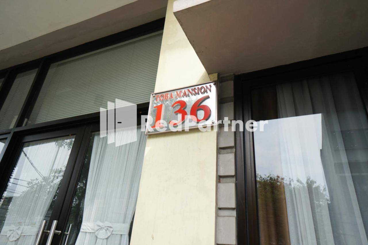 فندق Toba Mansion Syariah Near Benhil Redpartner جاكرتا المظهر الخارجي الصورة