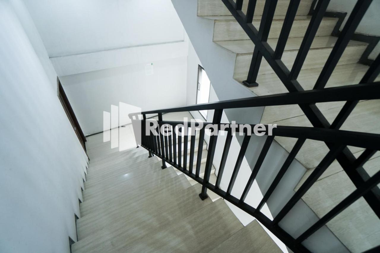 فندق Toba Mansion Syariah Near Benhil Redpartner جاكرتا المظهر الخارجي الصورة
