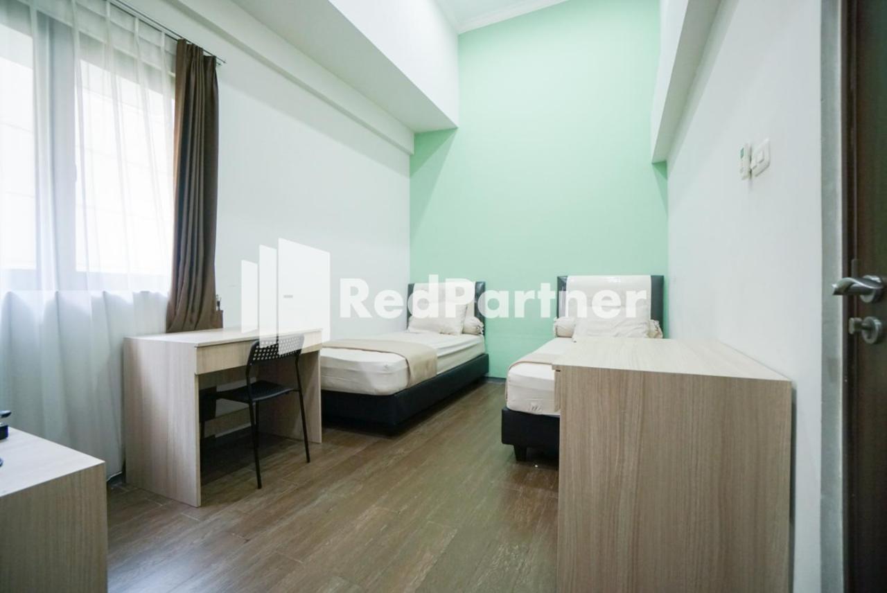 فندق Toba Mansion Syariah Near Benhil Redpartner جاكرتا المظهر الخارجي الصورة