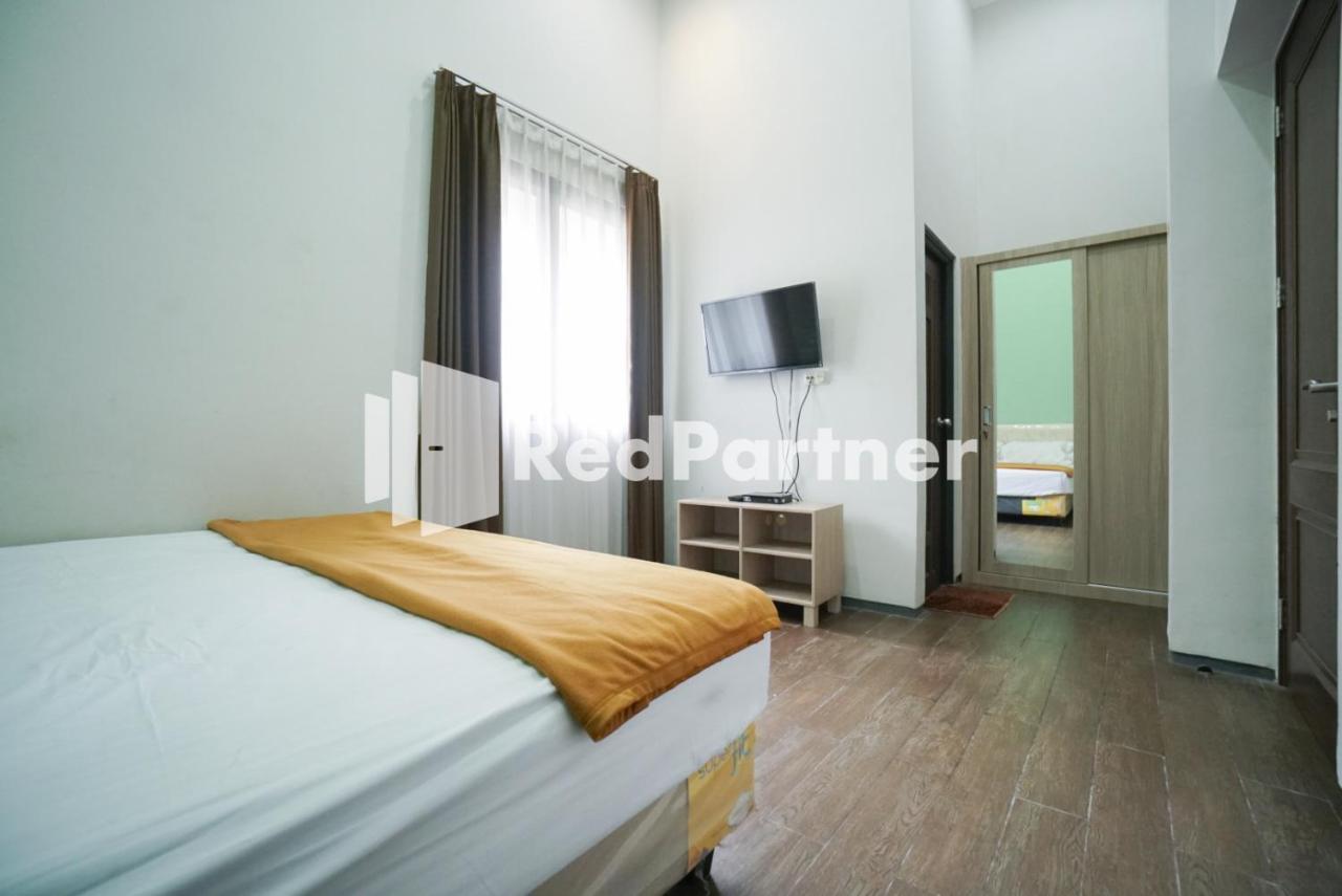 فندق Toba Mansion Syariah Near Benhil Redpartner جاكرتا المظهر الخارجي الصورة
